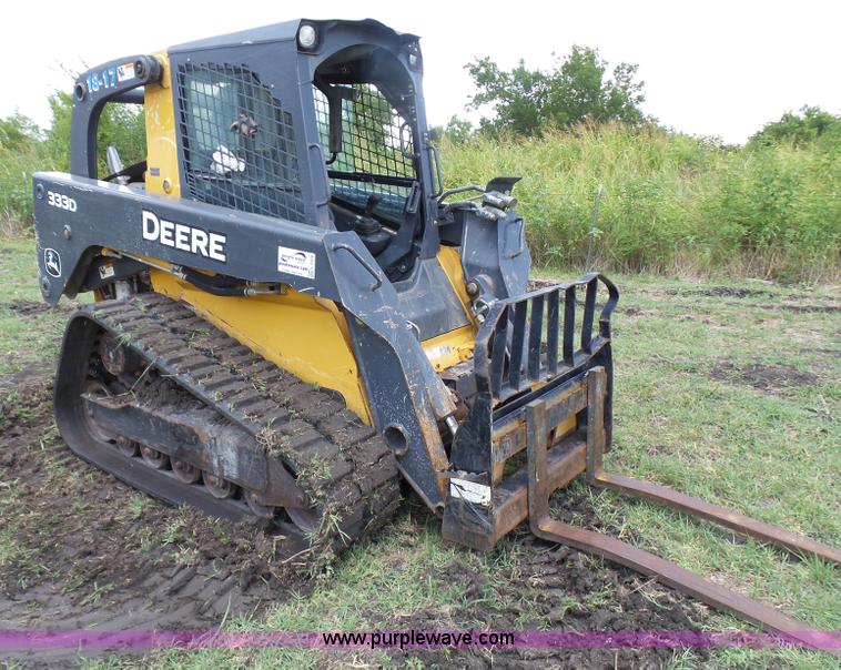 image for item L1579 2010 John Deere 333D skid steer