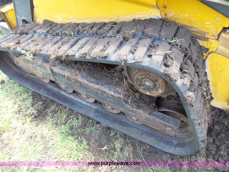 image for item L1579 2010 John Deere 333D skid steer