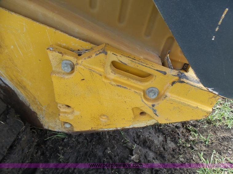 image for item L1579 2010 John Deere 333D skid steer