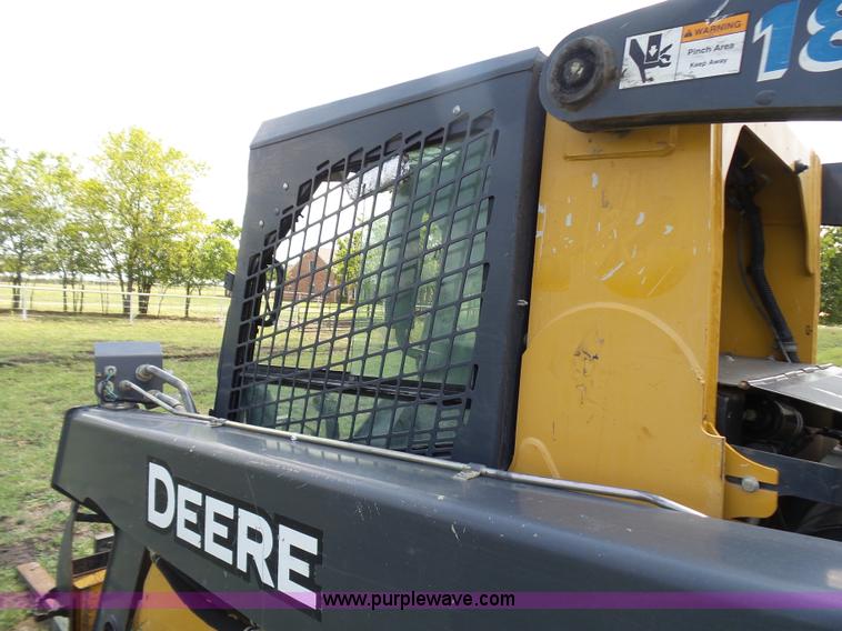 image for item L1579 2010 John Deere 333D skid steer