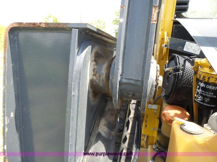 image for item L1579 2010 John Deere 333D skid steer