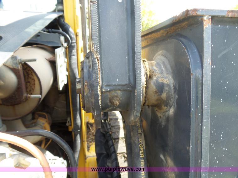 image for item L1579 2010 John Deere 333D skid steer