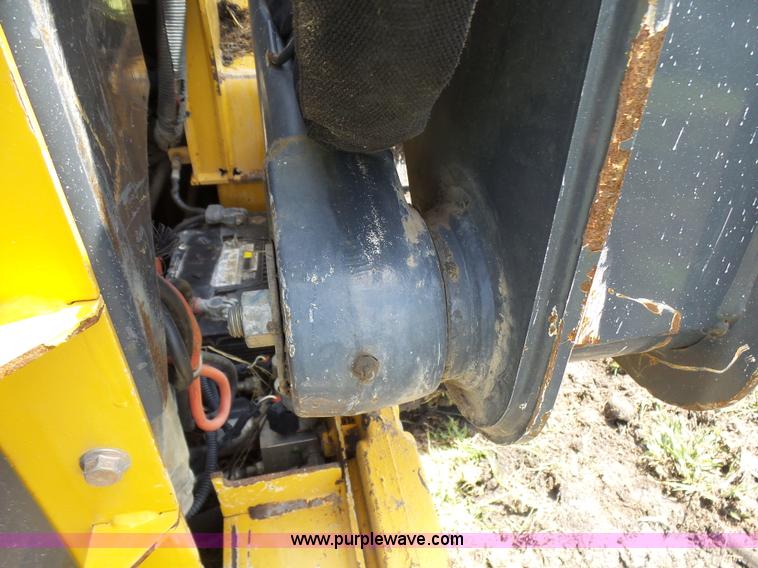 image for item L1579 2010 John Deere 333D skid steer