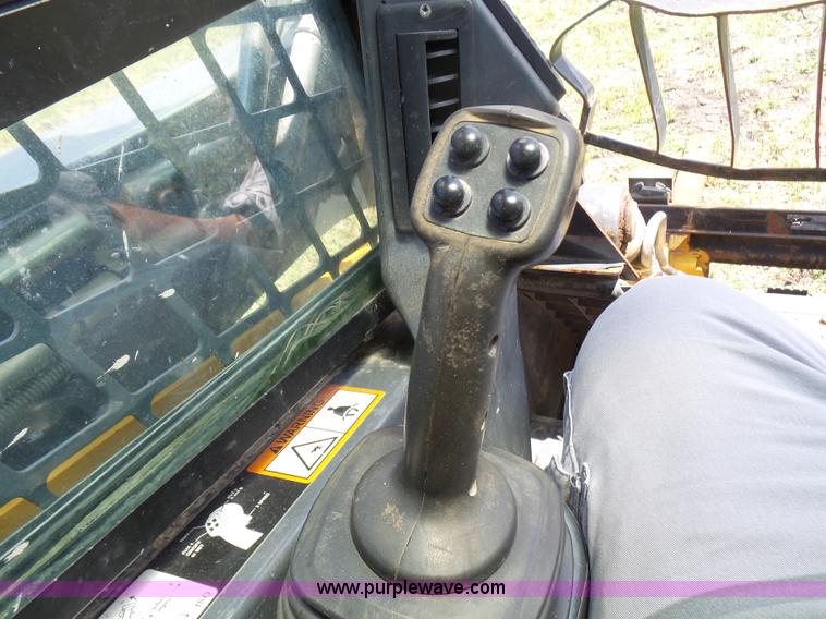 image for item L1579 2010 John Deere 333D skid steer