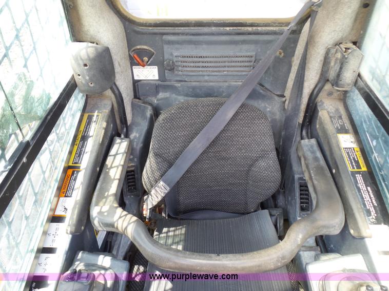 image for item L1579 2010 John Deere 333D skid steer