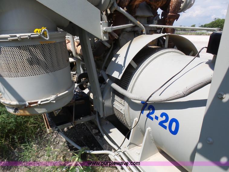 image for item L1580 Caterpillar SR4 generator