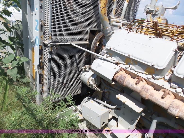 image for item L1580 Caterpillar SR4 generator