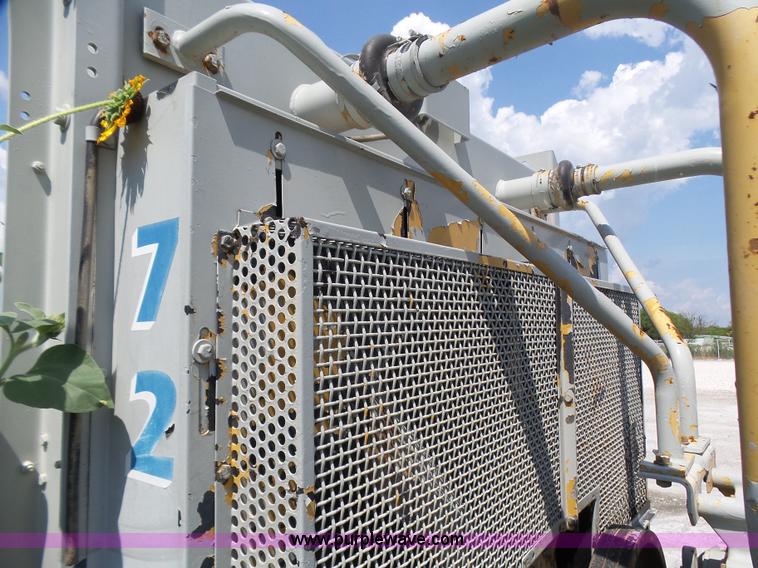 image for item L1580 Caterpillar SR4 generator