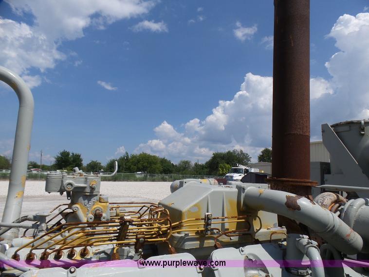 image for item L1580 Caterpillar SR4 generator