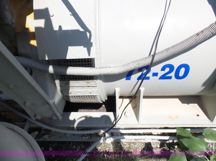 image for item L1580 Caterpillar SR4 generator