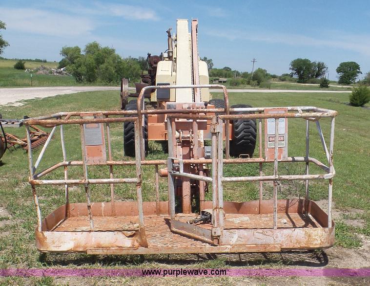 image for item L2006 JLG 60HA boom lift