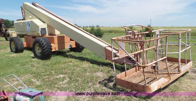 image for item L2006 JLG 60HA boom lift