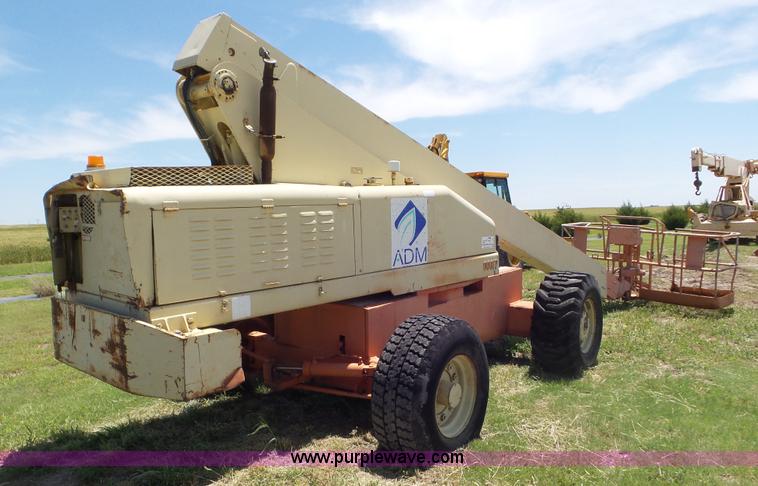 image for item L2006 JLG 60HA boom lift