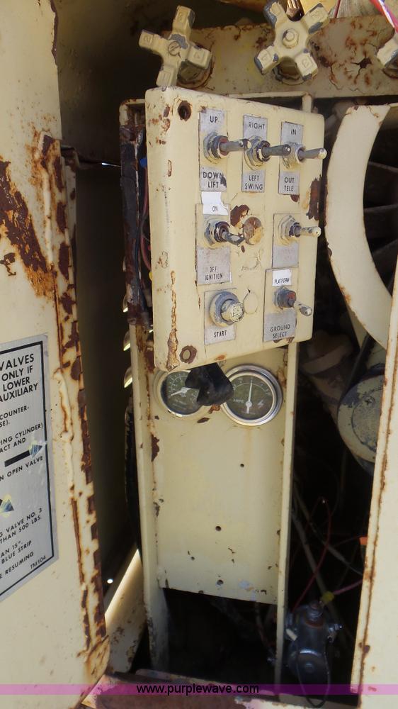 image for item L2006 JLG 60HA boom lift