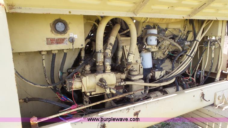 image for item L2006 JLG 60HA boom lift