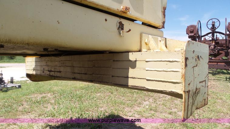 image for item L2006 JLG 60HA boom lift