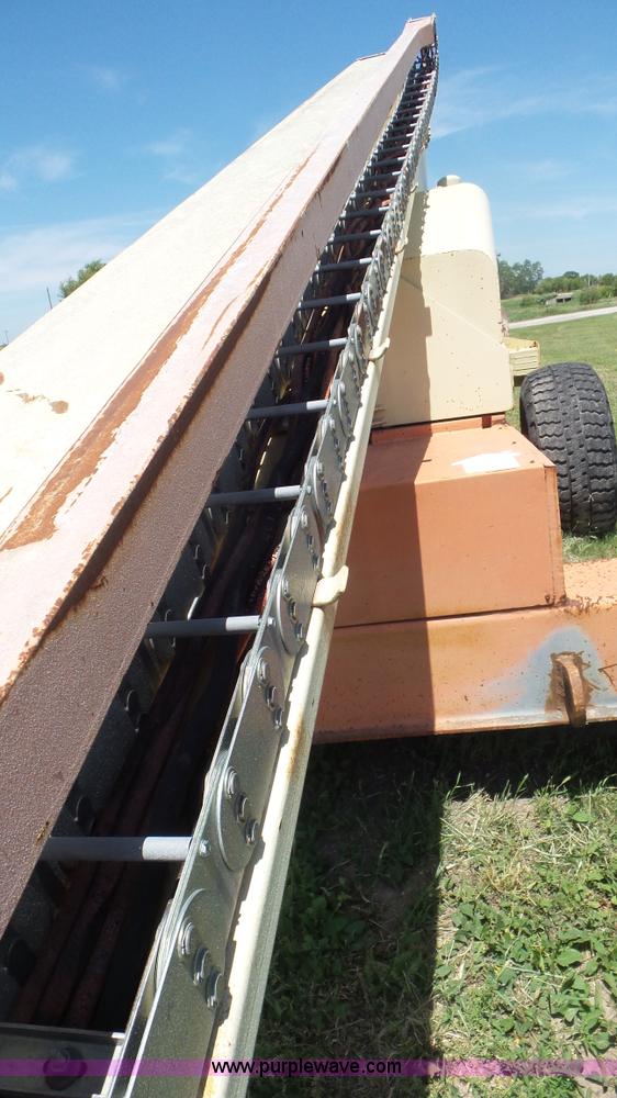 image for item L2006 JLG 60HA boom lift