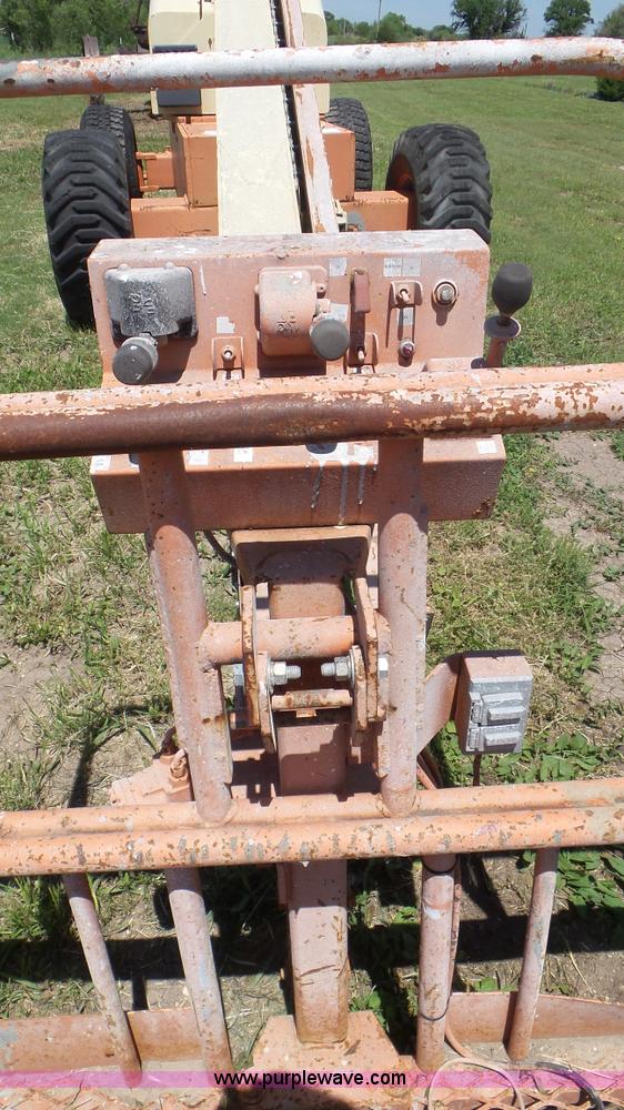 image for item L2006 JLG 60HA boom lift