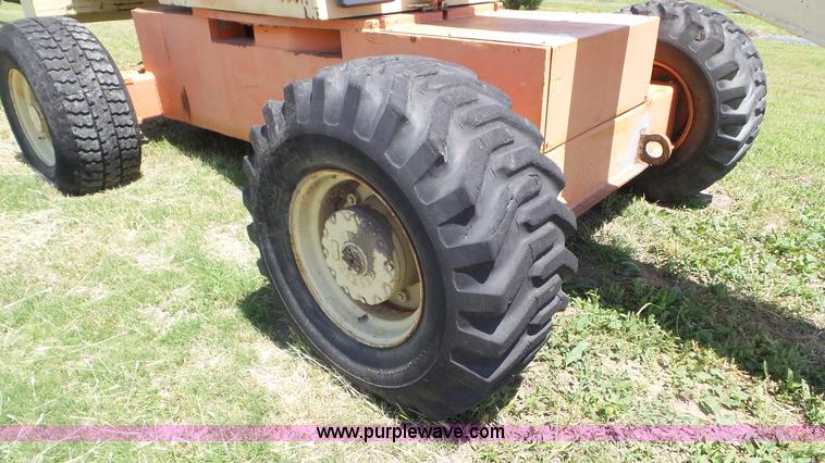 image for item L2006 JLG 60HA boom lift