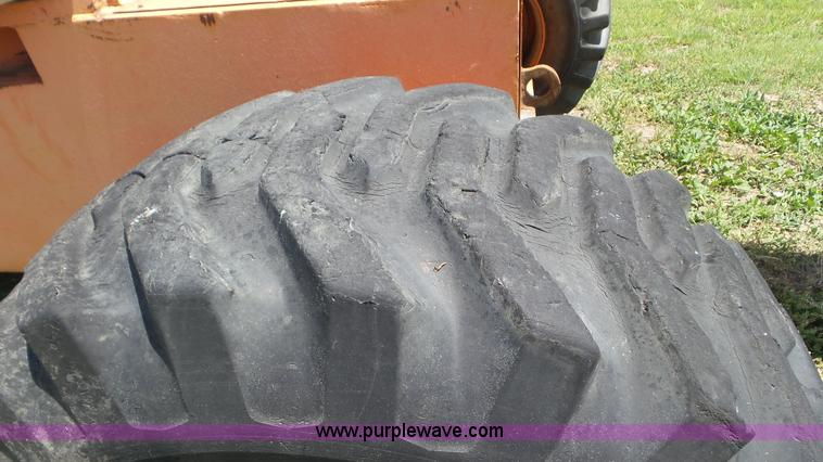 image for item L2006 JLG 60HA boom lift