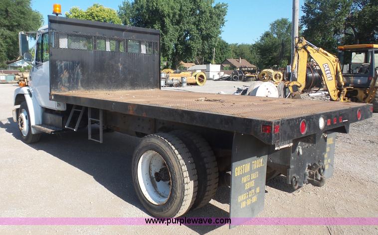 image for item L4934 1995 Freightliner FL70 flatbed truck