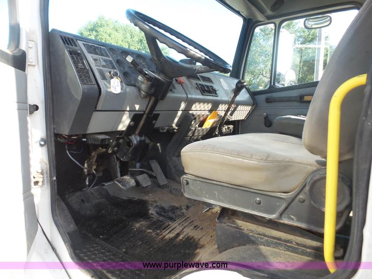 image for item L4934 1995 Freightliner FL70 flatbed truck