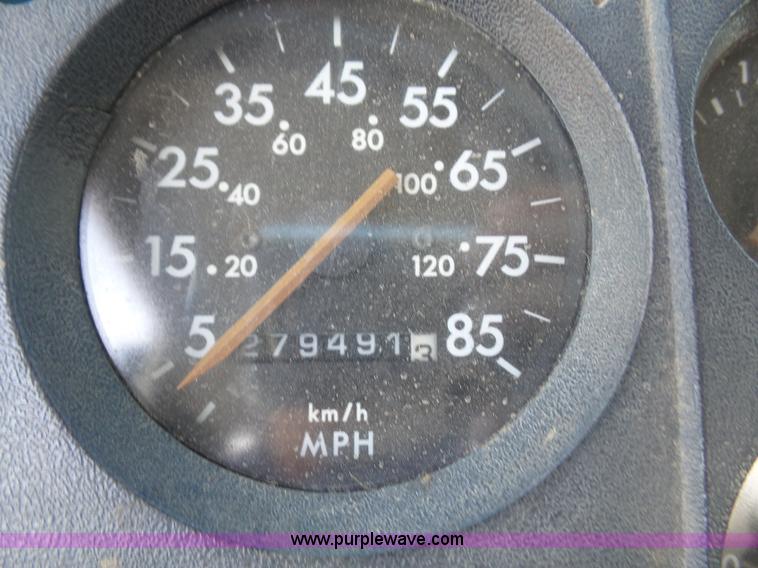 image for item L4934 1995 Freightliner FL70 flatbed truck