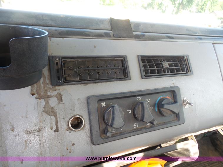 image for item L4934 1995 Freightliner FL70 flatbed truck