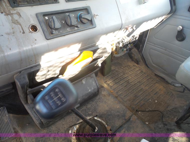 image for item L4934 1995 Freightliner FL70 flatbed truck