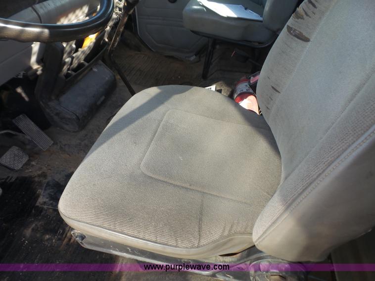 image for item L4934 1995 Freightliner FL70 flatbed truck