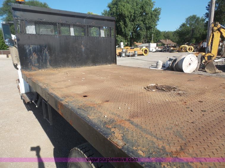 image for item L4934 1995 Freightliner FL70 flatbed truck