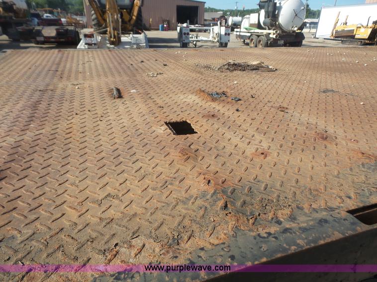 image for item L4934 1995 Freightliner FL70 flatbed truck