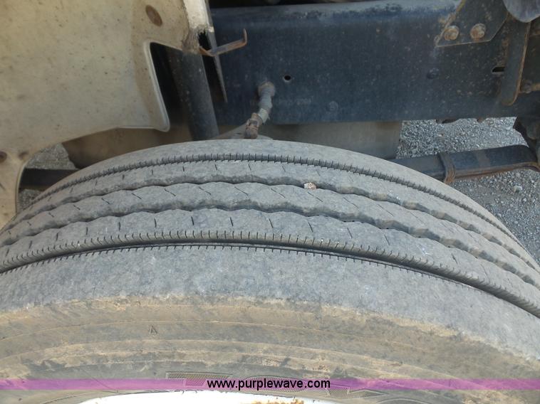 image for item L4934 1995 Freightliner FL70 flatbed truck