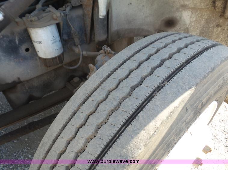 image for item L4934 1995 Freightliner FL70 flatbed truck