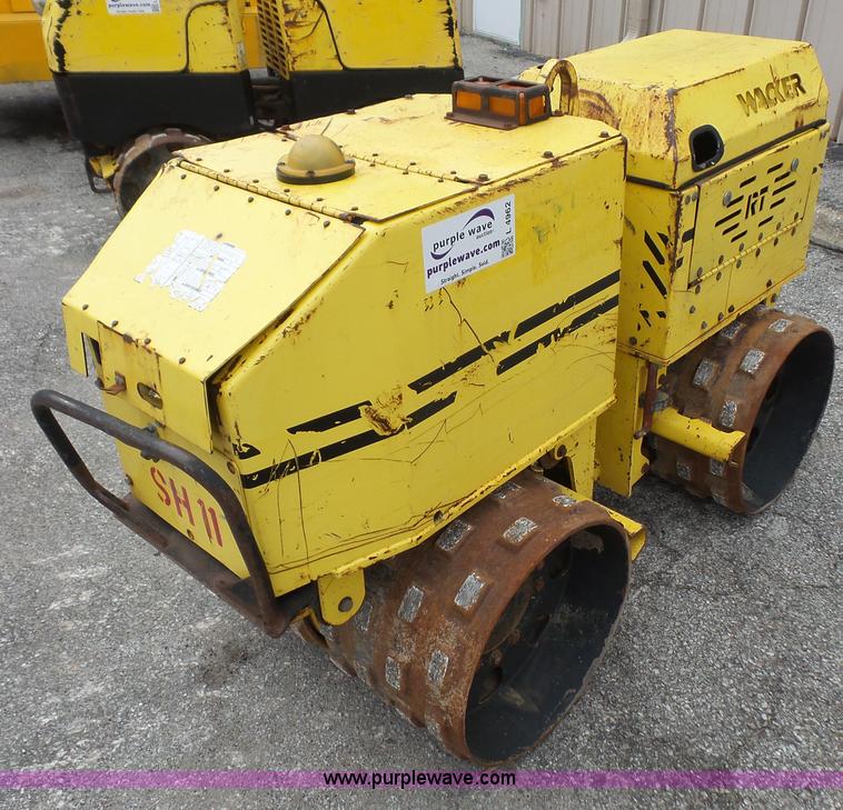 image for item L4962 Wacker RT820 trench compactor