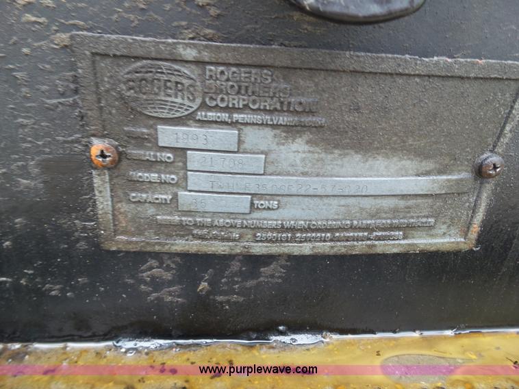 image for item L5510 1993 Rogers lowboy equipment trailer