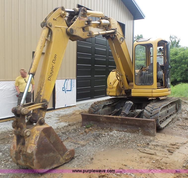 image for item L6205 2000 Komatsu PC75UU compact excavator