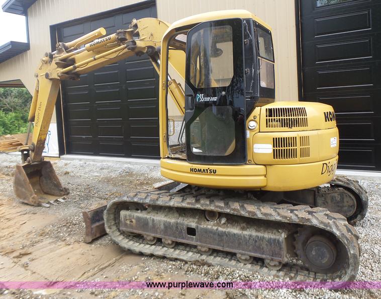 image for item L6205 2000 Komatsu PC75UU compact excavator