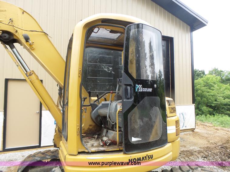 image for item L6205 2000 Komatsu PC75UU compact excavator