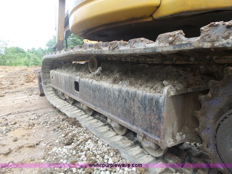 image for item L6205 2000 Komatsu PC75UU compact excavator
