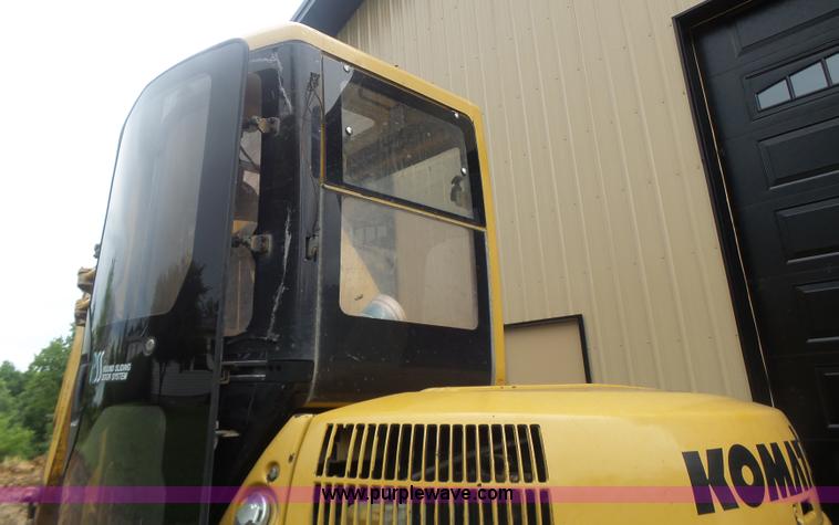 image for item L6205 2000 Komatsu PC75UU compact excavator