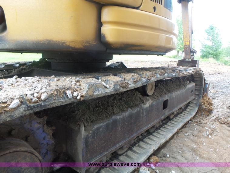 image for item L6205 2000 Komatsu PC75UU compact excavator