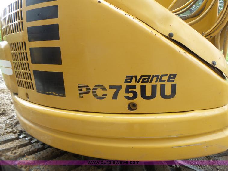 image for item L6205 2000 Komatsu PC75UU compact excavator