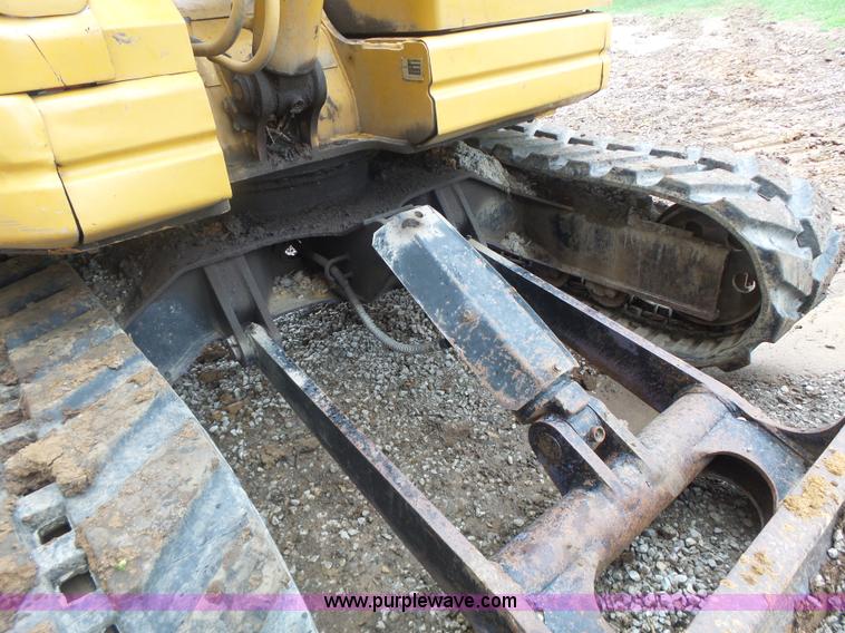 image for item L6205 2000 Komatsu PC75UU compact excavator