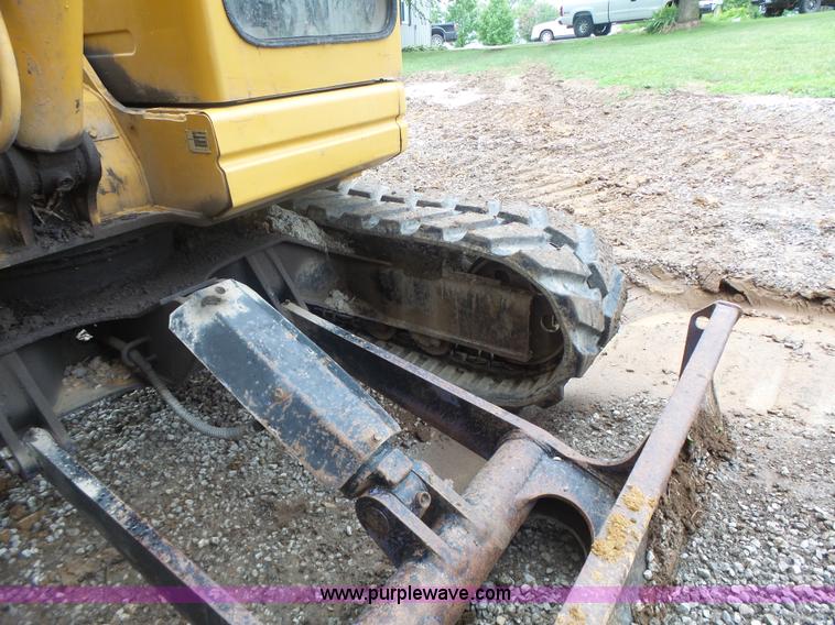 image for item L6205 2000 Komatsu PC75UU compact excavator
