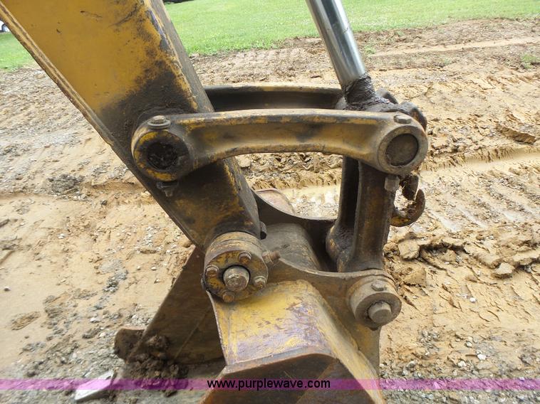image for item L6205 2000 Komatsu PC75UU compact excavator