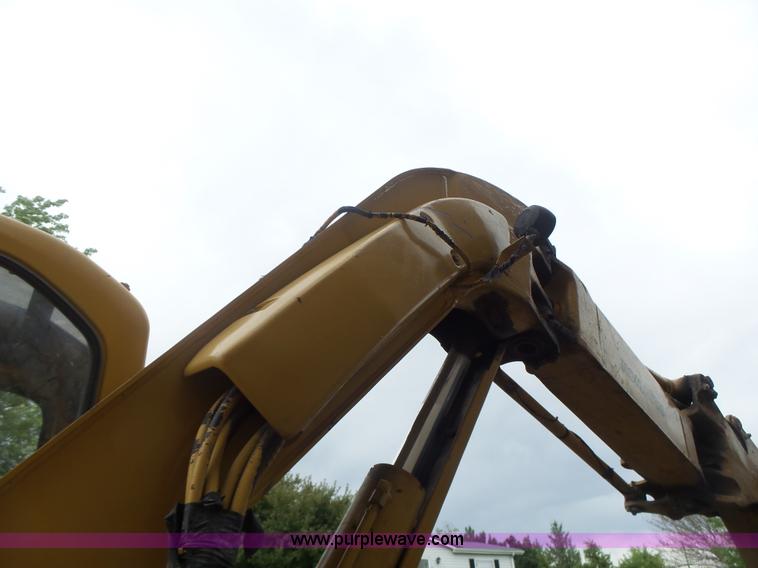 image for item L6205 2000 Komatsu PC75UU compact excavator