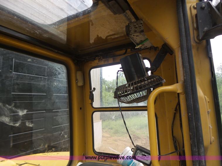 image for item L6205 2000 Komatsu PC75UU compact excavator