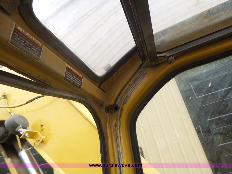 image for item L6205 2000 Komatsu PC75UU compact excavator