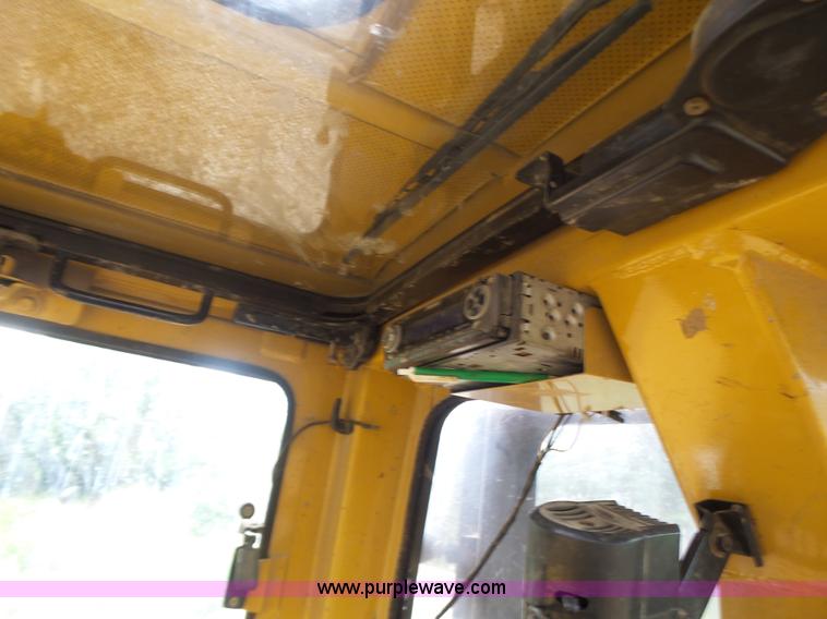 image for item L6205 2000 Komatsu PC75UU compact excavator